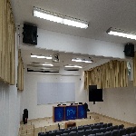Fotografía del auditorio en la planta baja del edificio FM3