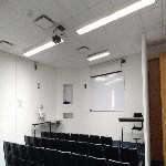 Fotografía de la Sala de Conferencias ubicada en el segundo piso del edificio FM5