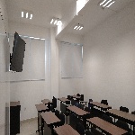 Fotografía del salón de clases 202 ubicado en el segundo piso del edificio FM6